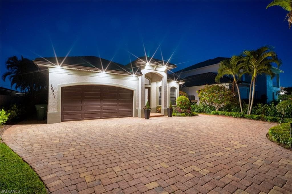 10340 Vanderbilt Dr, Naples, FL 34108-1