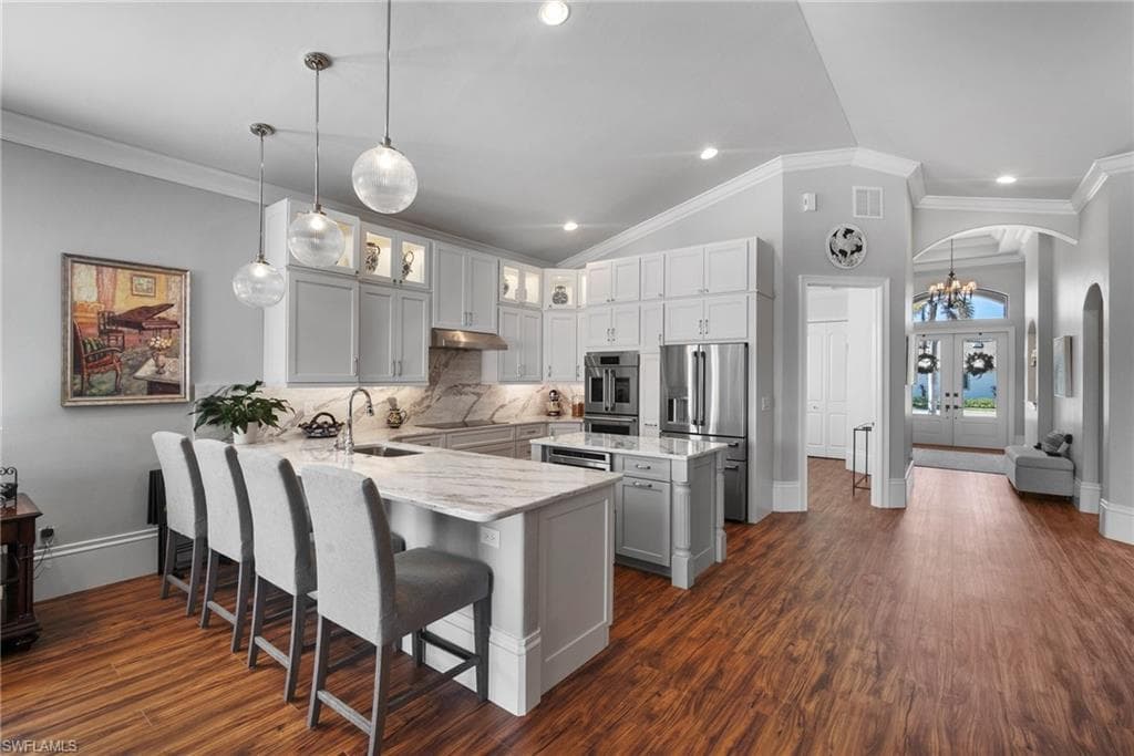 10340 Vanderbilt Dr, Naples, FL 34108-19
