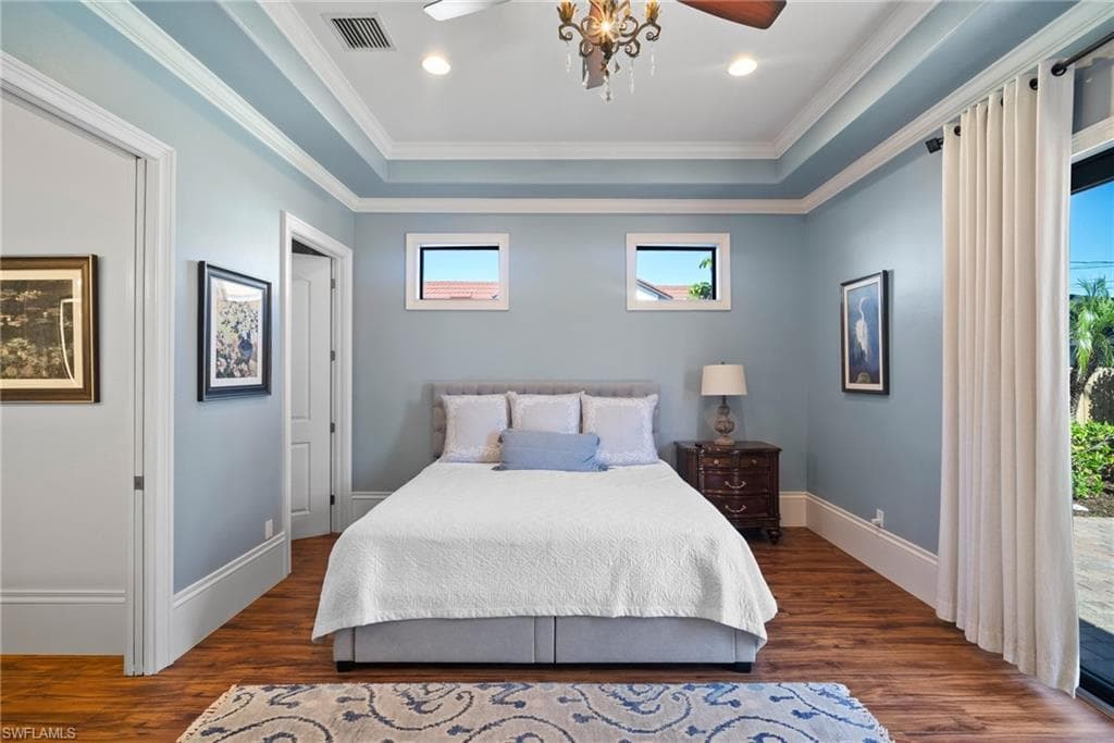 10340 Vanderbilt Dr, Naples, FL 34108-28