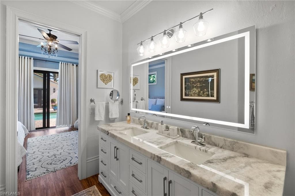 10340 Vanderbilt Dr, Naples, FL 34108-30