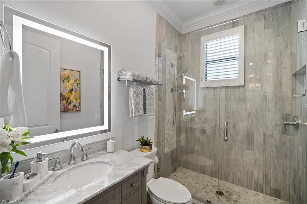 10340 Vanderbilt Dr, Naples, FL 34108-36