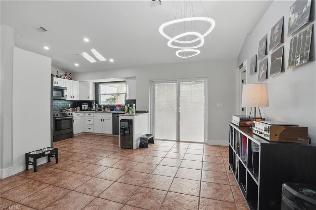 25 12th Pl, Cape Coral, FL 33993-9