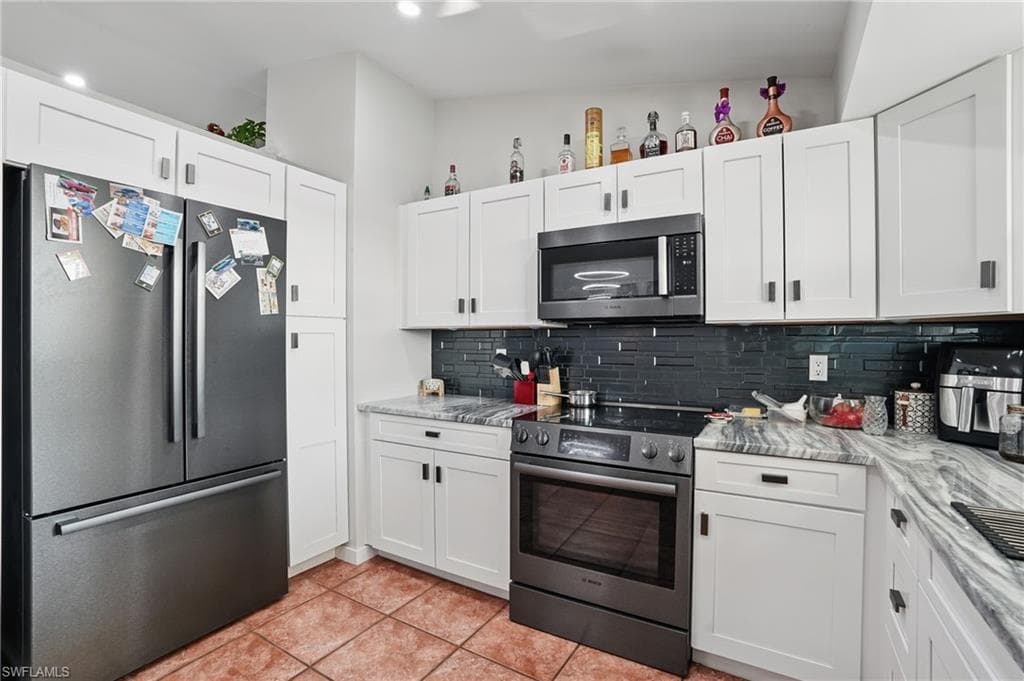 25 12th Pl, Cape Coral, FL 33993-12