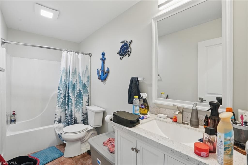 25 12th Pl, Cape Coral, FL 33993-16