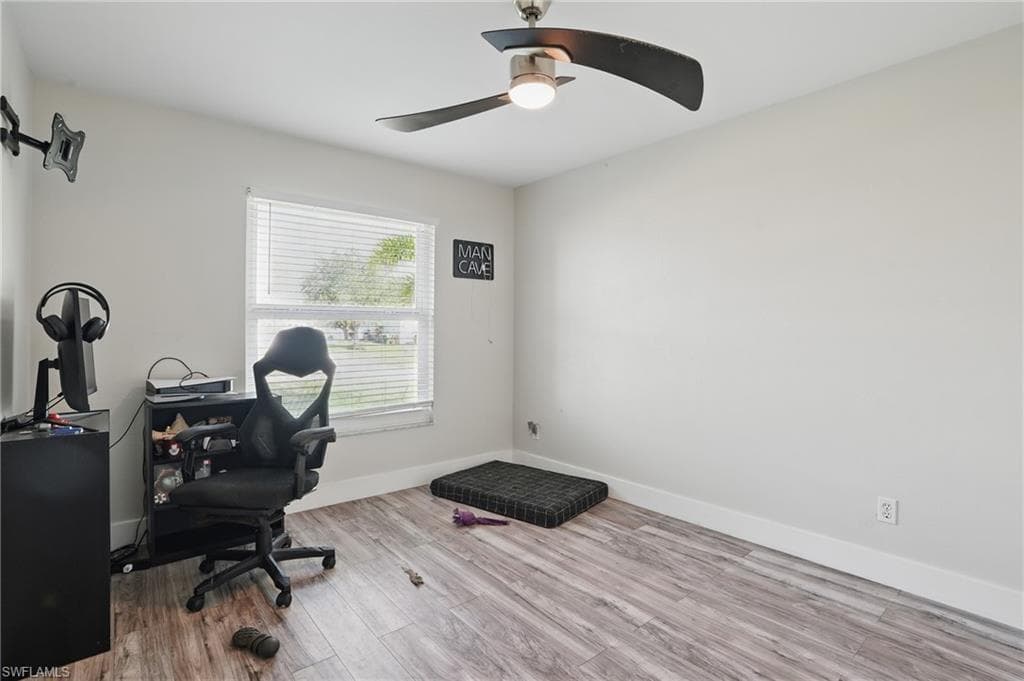 25 12th Pl, Cape Coral, FL 33993-17