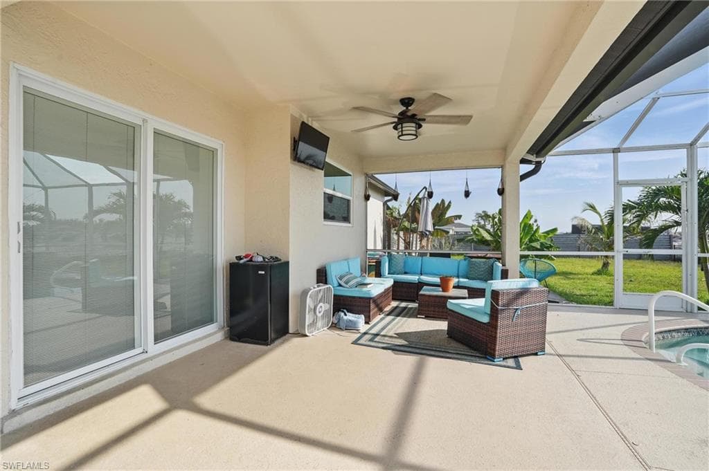 25 12th Pl, Cape Coral, FL 33993-21
