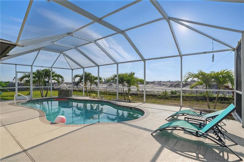 25 12th Pl, Cape Coral, FL 33993-23