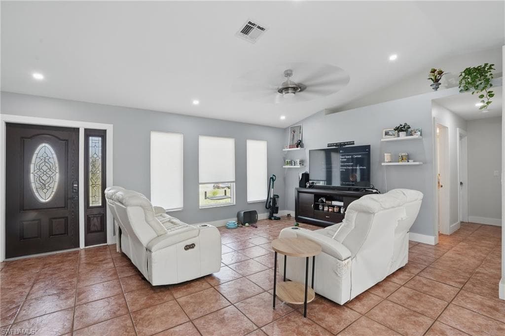 25 12th Pl, Cape Coral, FL 33993-8