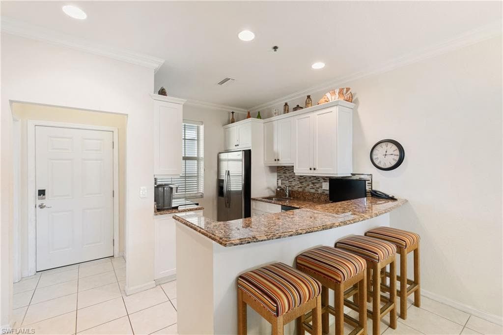 140 Palm St 207, Marco Island, FL 34145-10
