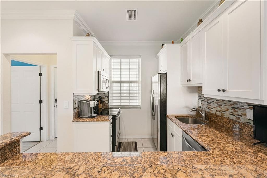 140 Palm St 207, Marco Island, FL 34145-11