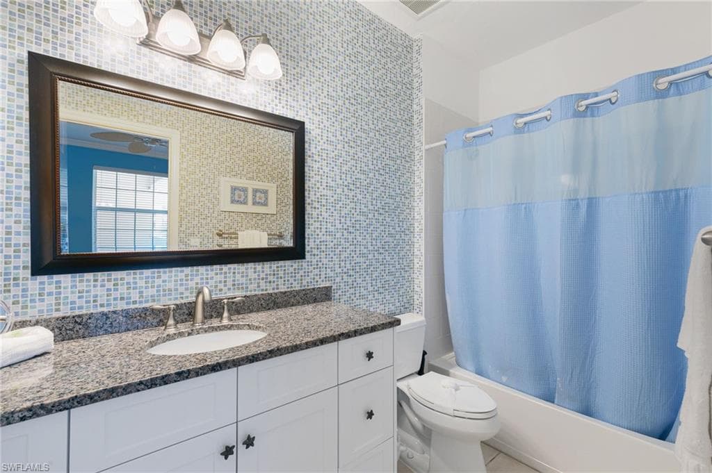 140 Palm St 207, Marco Island, FL 34145-22