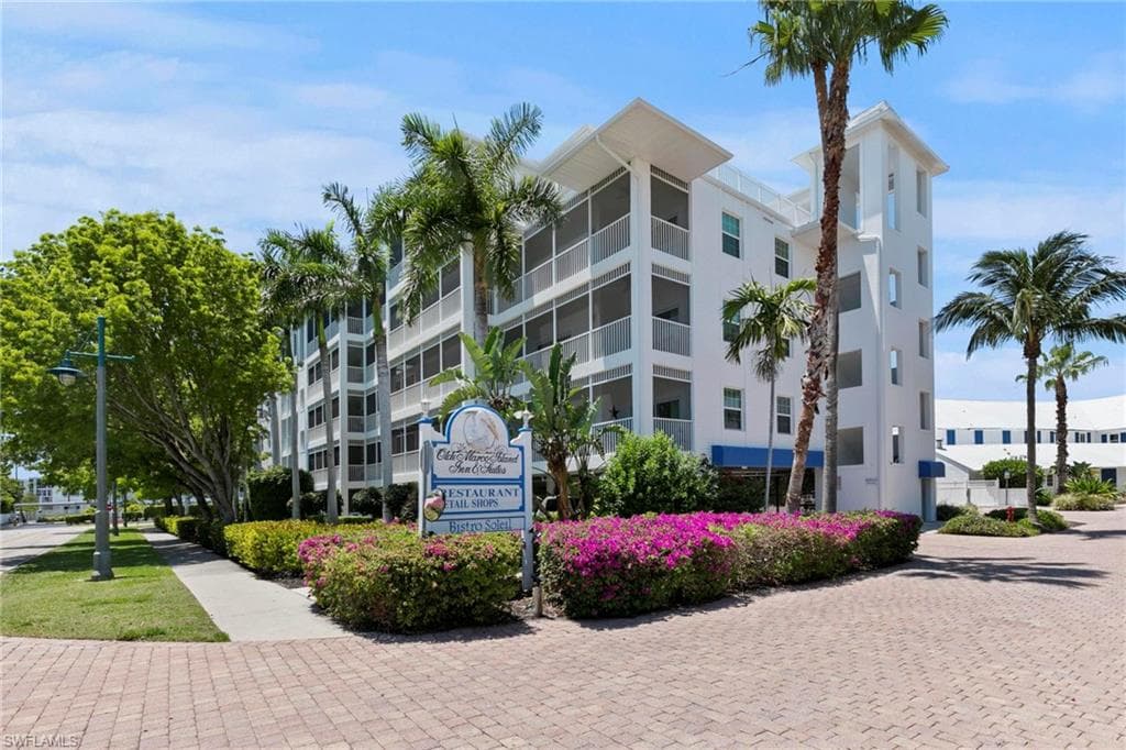 140 Palm St 207, Marco Island, FL 34145-2