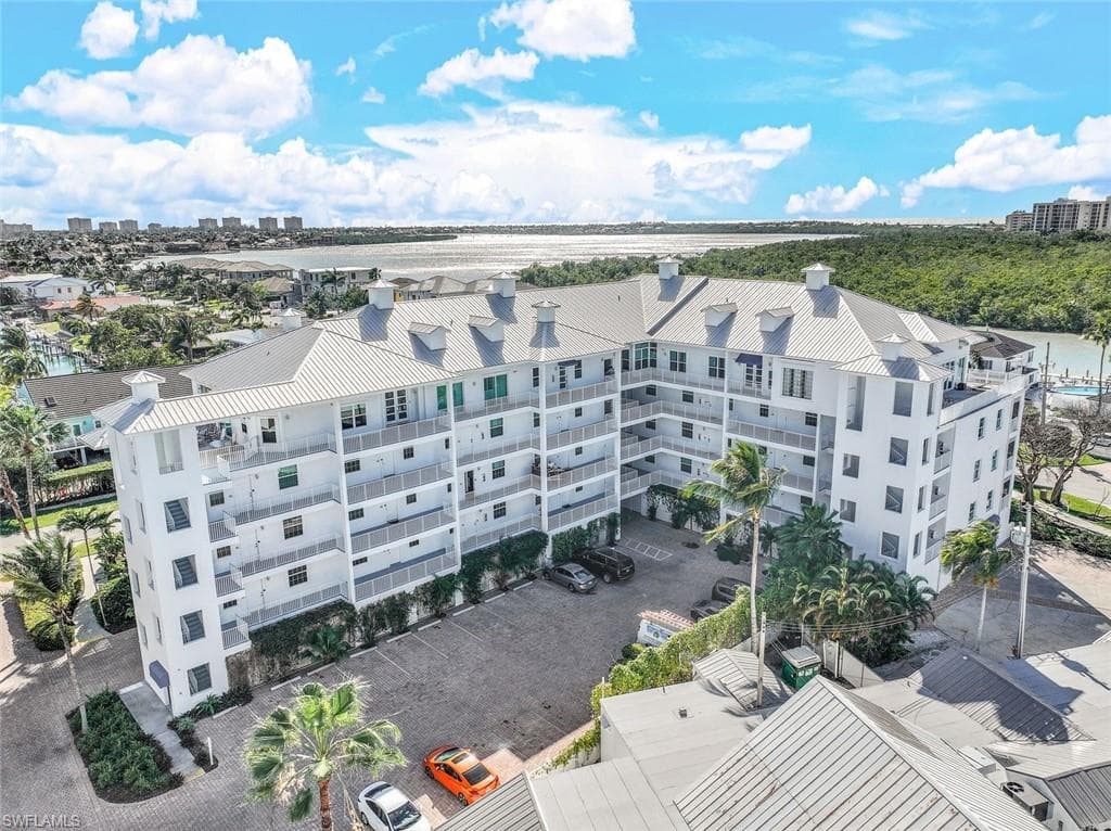 140 Palm St 207, Marco Island, FL 34145-30