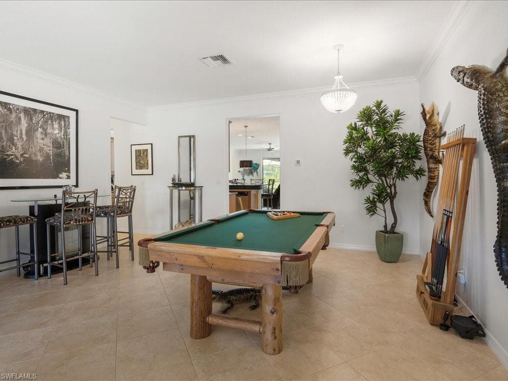 3913 Sapphire Way, Naples, FL 34114-9