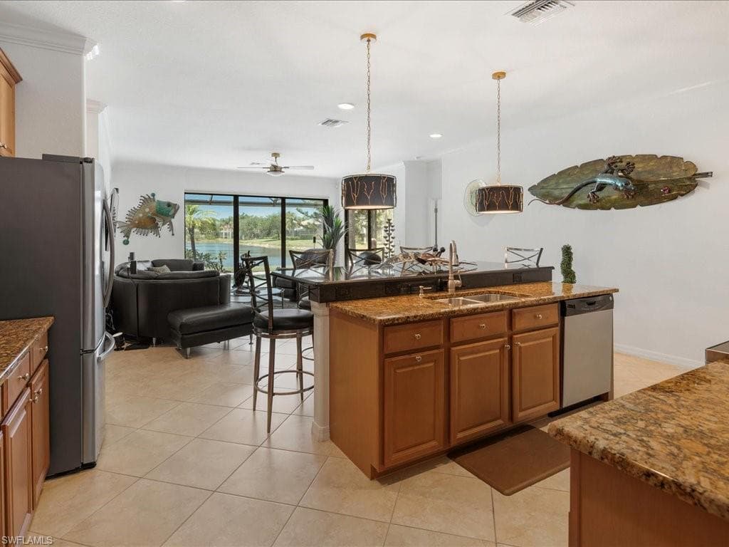 3913 Sapphire Way, Naples, FL 34114-11