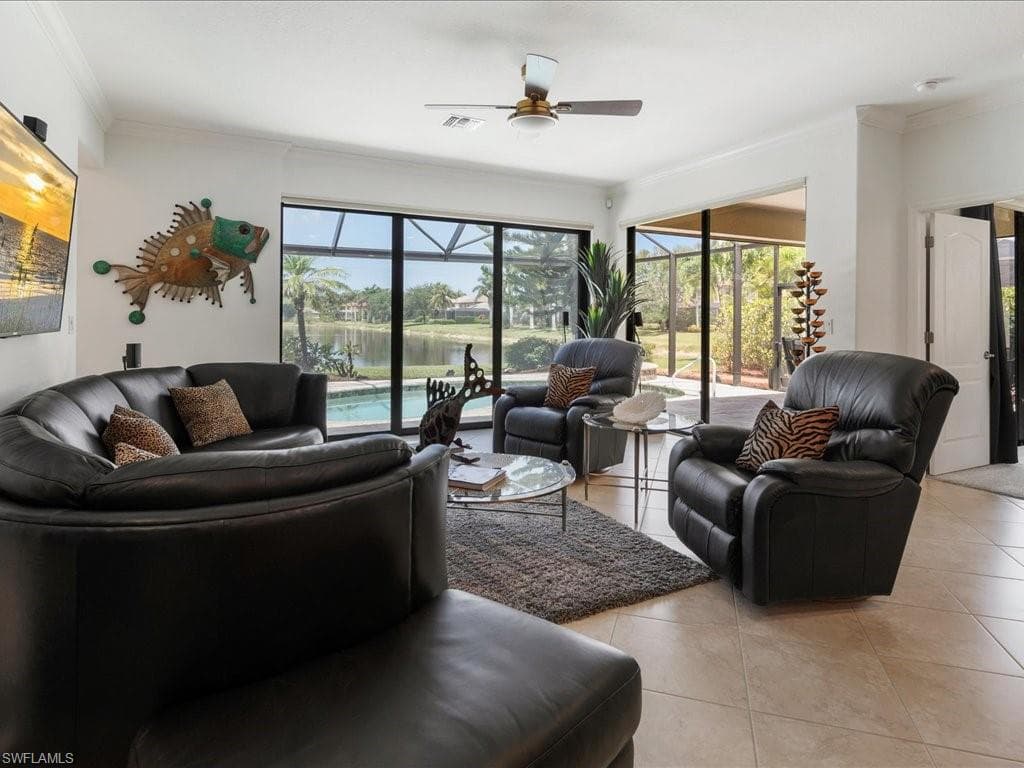 3913 Sapphire Way, Naples, FL 34114-16
