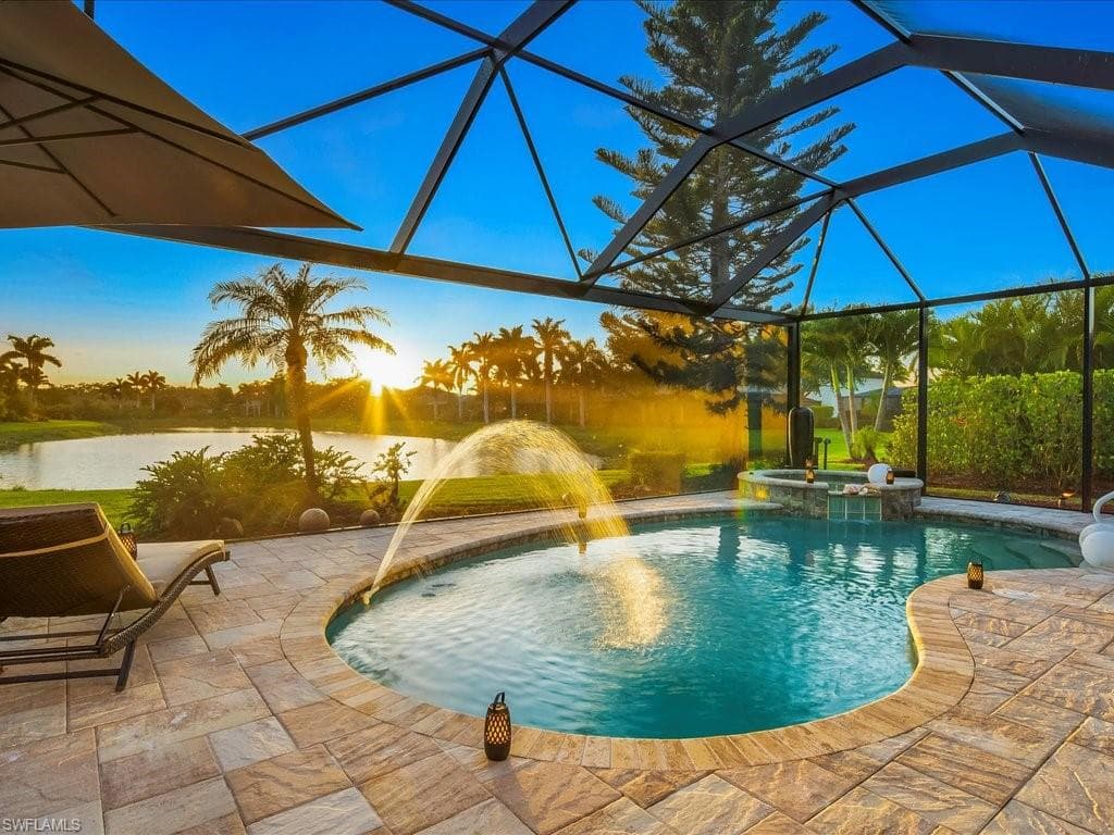 3913 Sapphire Way, Naples, FL 34114-1