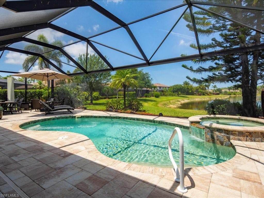 3913 Sapphire Way, Naples, FL 34114-21