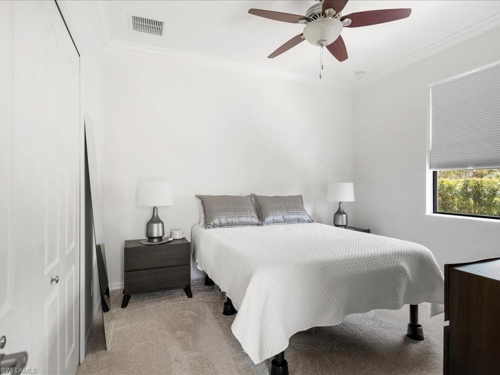 3913 Sapphire Way, Naples, FL 34114-32