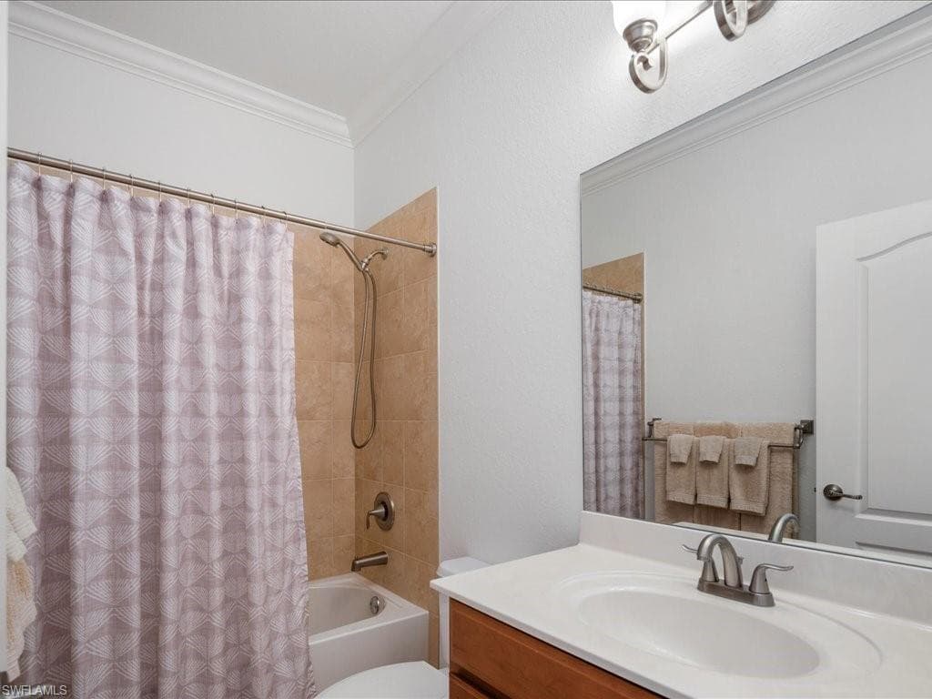 3913 Sapphire Way, Naples, FL 34114-35