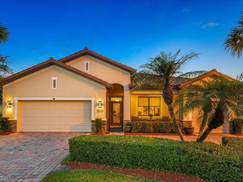 3913 Sapphire Way, Naples, FL 34114-3