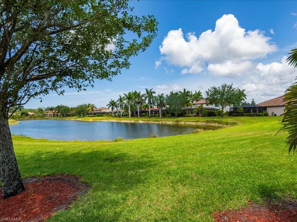 3913 Sapphire Way, Naples, FL 34114-40