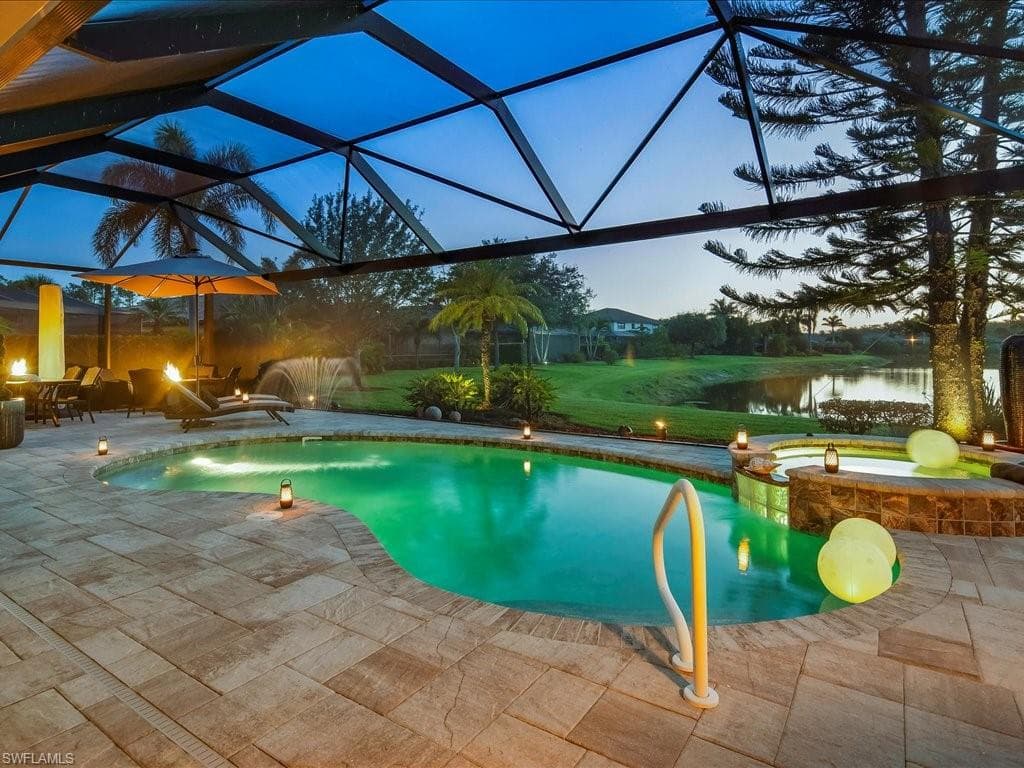 3913 Sapphire Way, Naples, FL 34114-45
