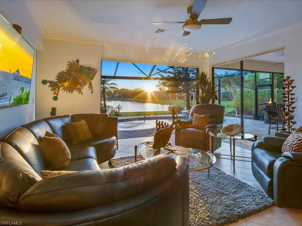 3913 Sapphire Way, Naples, FL 34114-46