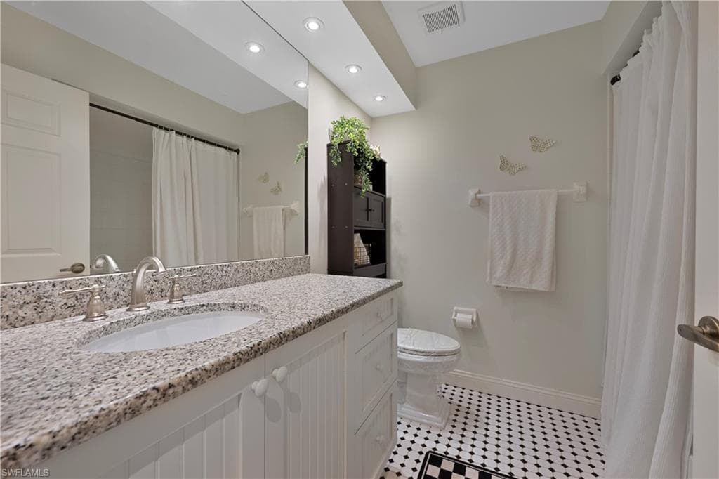 2436 Orchid Bay Dr 204, Naples, FL 34109-19