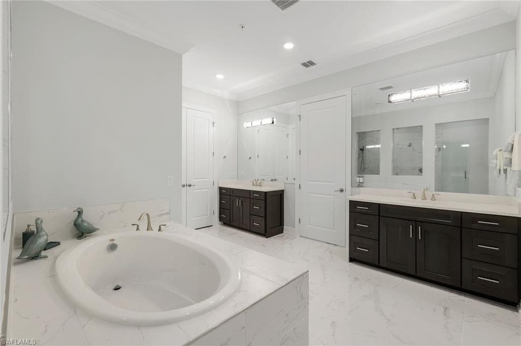 2488 Breakwater Way 201, Naples, FL 34112-18