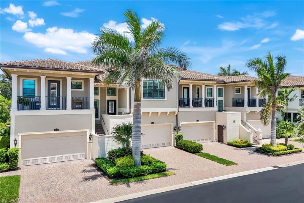 2488 Breakwater Way 201, Naples, FL 34112-1