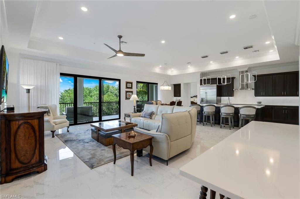 2488 Breakwater Way 201, Naples, FL 34112-4