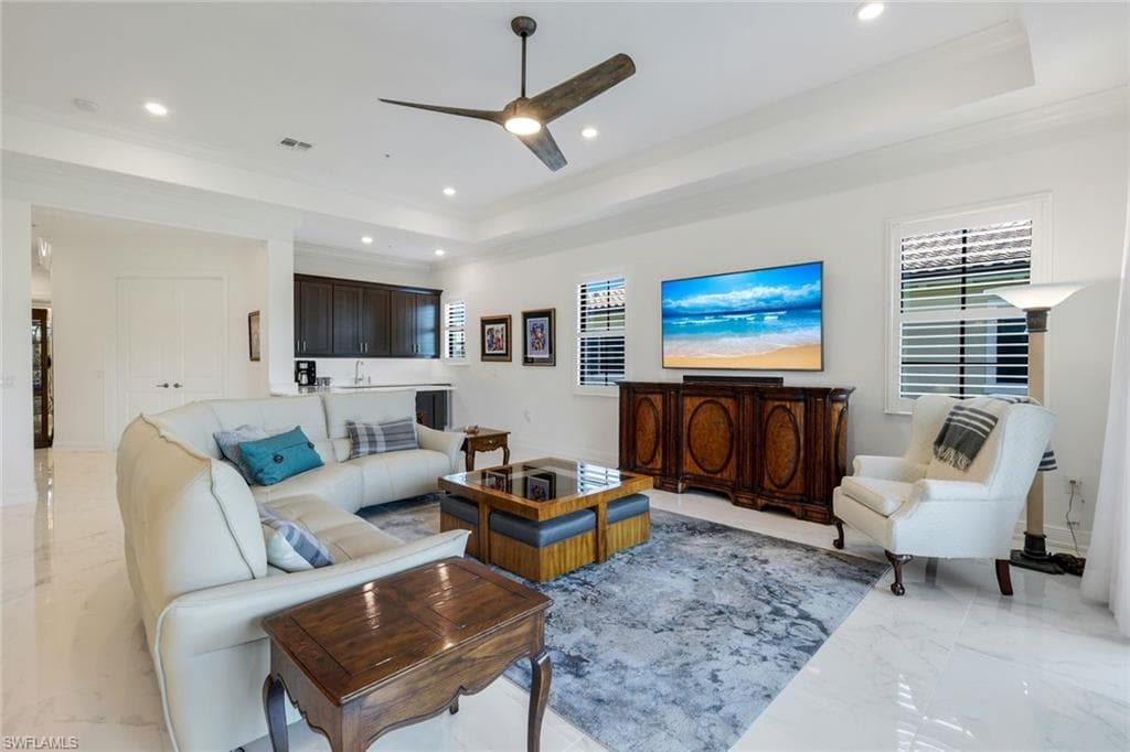 2488 Breakwater Way 201, Naples, FL 34112-6