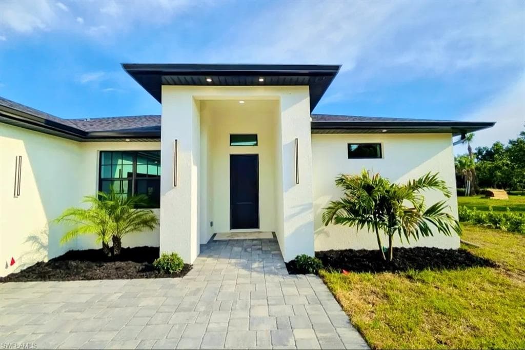 3726 Lora St, Fort Myers, FL 33916-3
