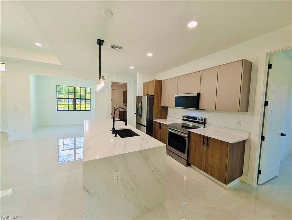 3726 Lora St, Fort Myers, FL 33916-8