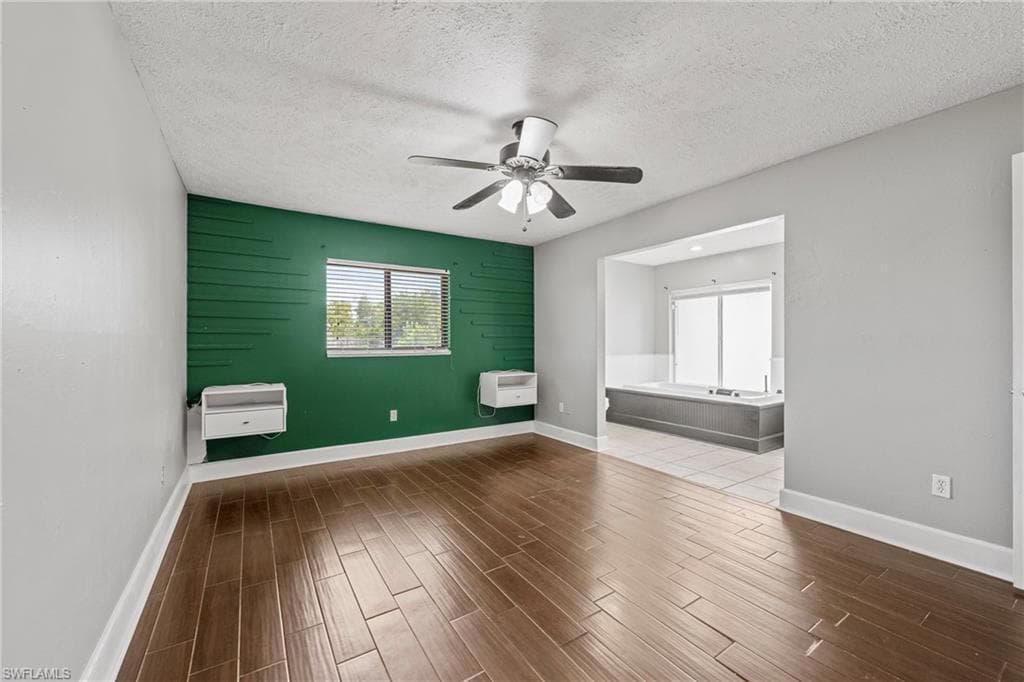 1311 11th St, Cape Coral, FL 33990-15