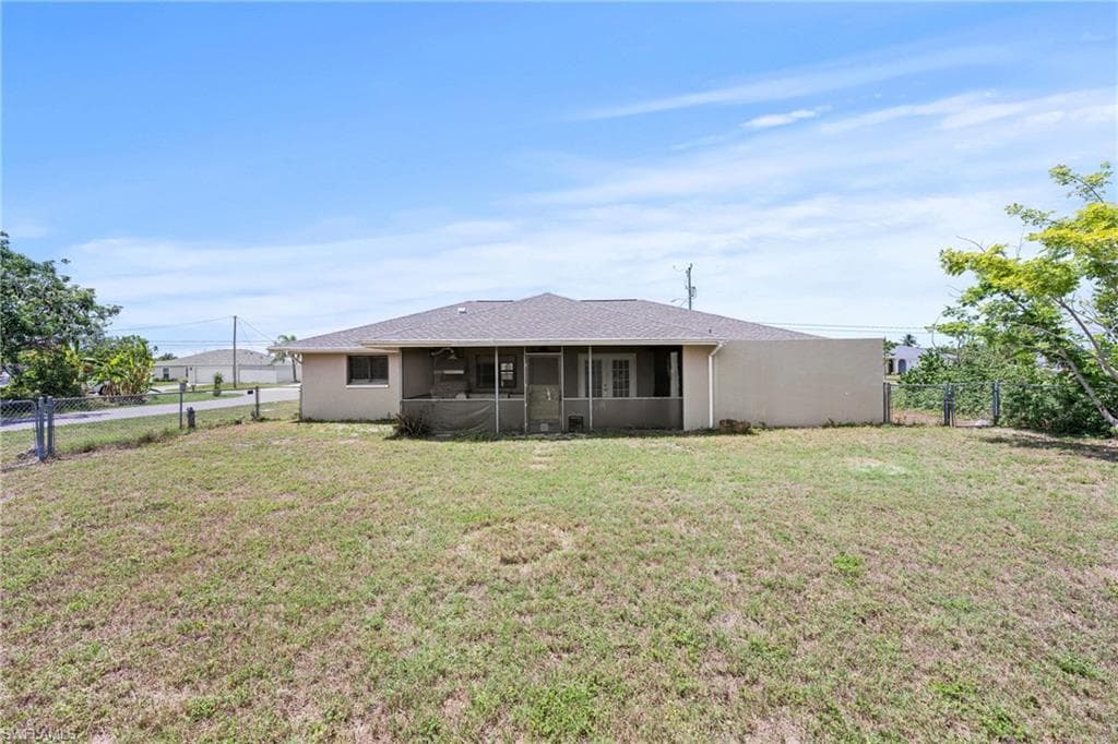 1311 11th St, Cape Coral, FL 33990-29