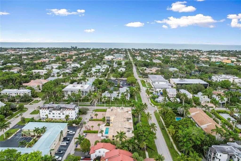 900 8th Ave S 102, Naples, FL 34102-18