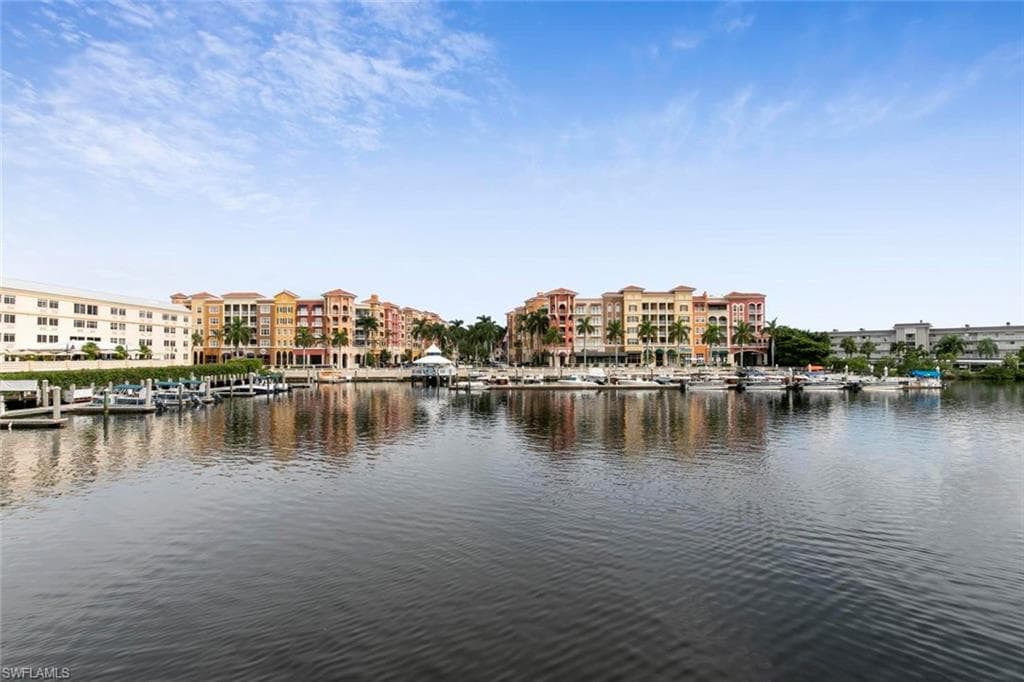 900 8th Ave S 102, Naples, FL 34102-25