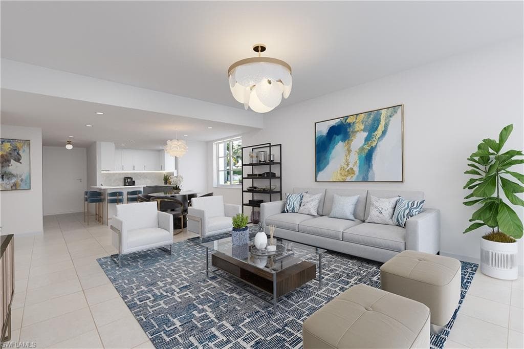 900 8th Ave S 102, Naples, FL 34102-2