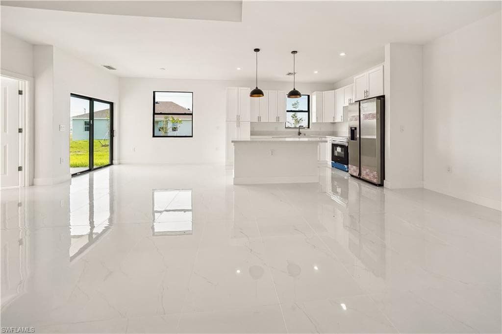 4521 34th St, Cape Coral, FL 33993-4