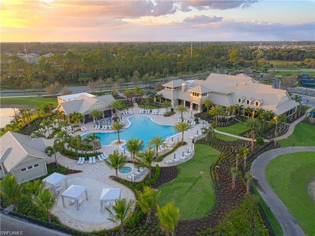 6787 Pennyroyal Dr, Naples, FL 34114-27
