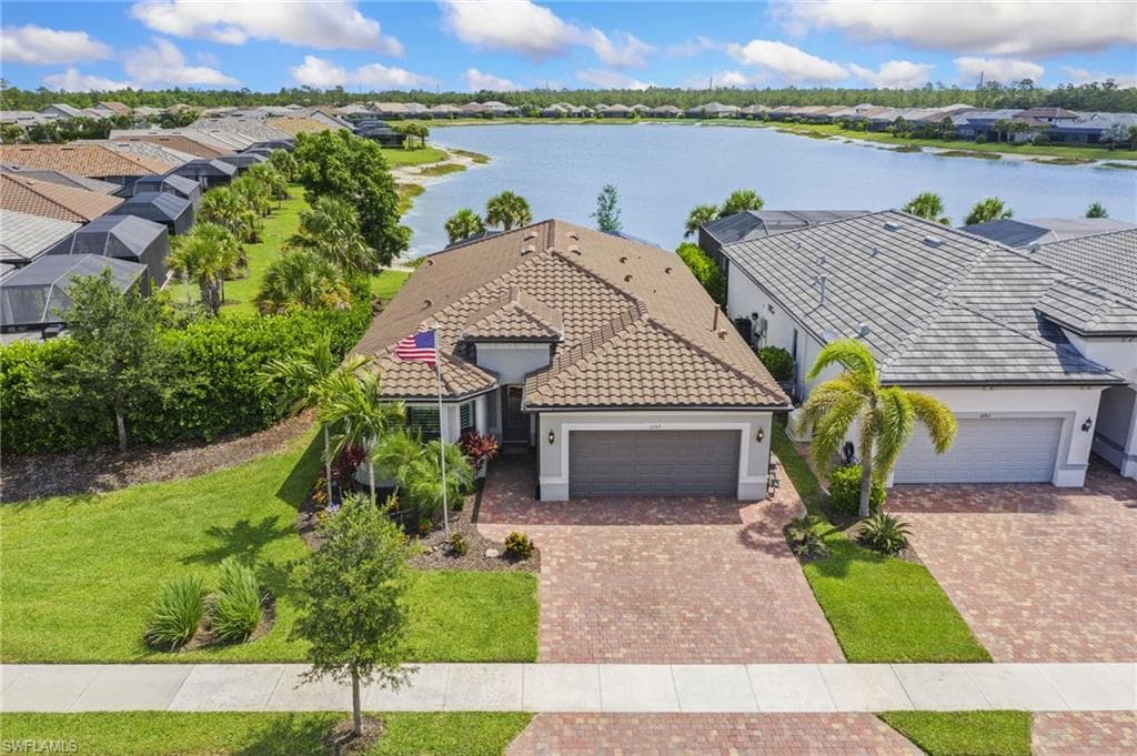 6787 Pennyroyal Dr, Naples, FL 34114-3