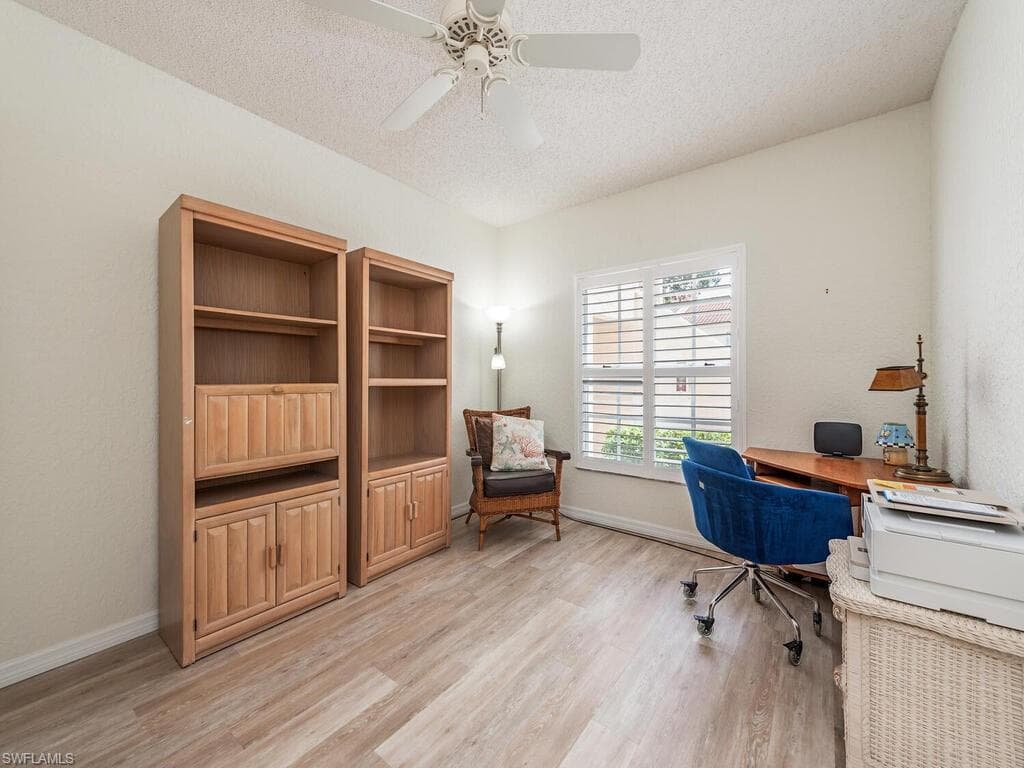 105 Tuscana Ct 1002, Naples, FL 34119-9