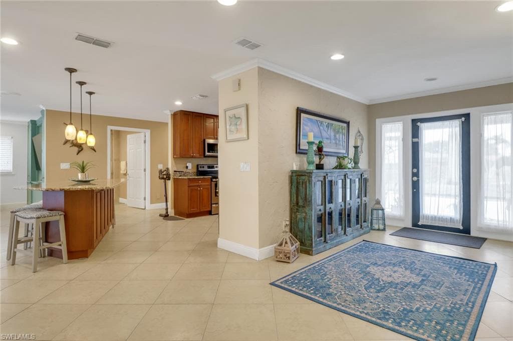 9879 El Greco Cir, Bonita Springs, FL 34135-8