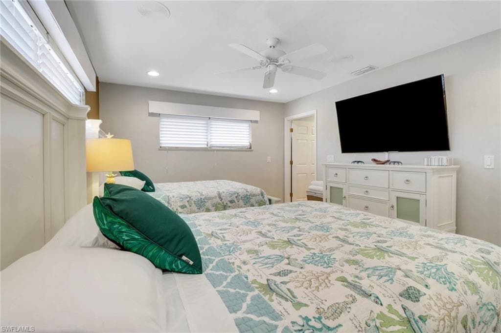 9879 El Greco Cir, Bonita Springs, FL 34135-21