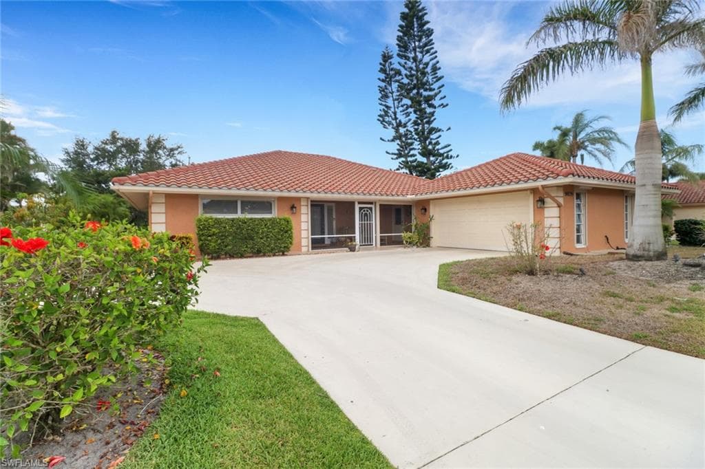 9879 El Greco Cir, Bonita Springs, FL 34135-4