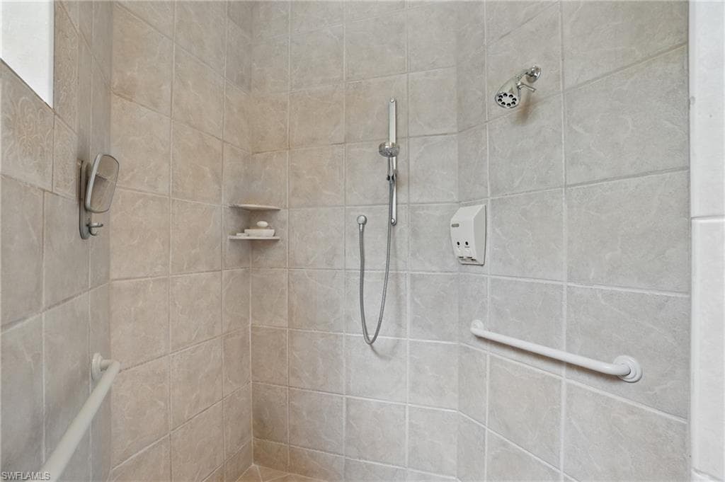 12291 Colliers Reserve Dr, Naples, FL 34110-31