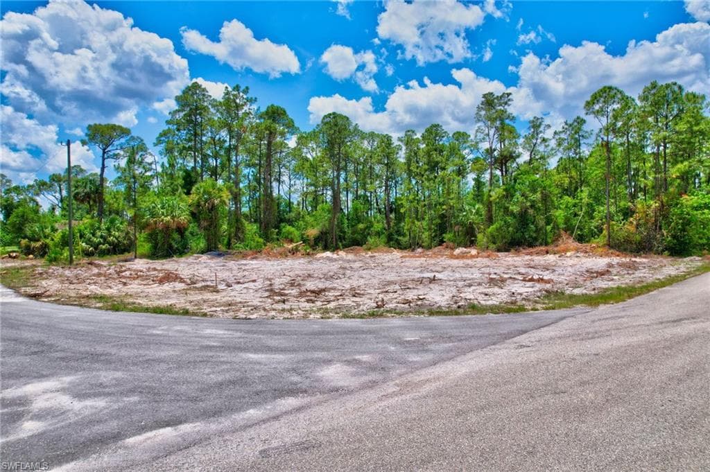 2123 Jefferson Ave, Alva, FL 33920-4