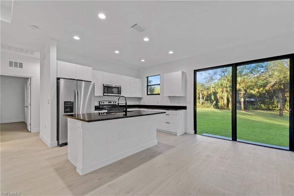 618 Sheldon Ave, Lehigh Acres, FL 33936-11